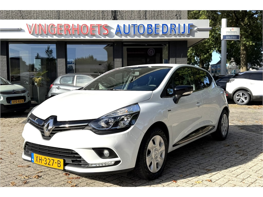 Renault Clio 0.9 TCe Limited 90 Pk Benzine * Trekhaak * Navigatie * Airco * Cruise Control * Hele Nette Automobiel * Wit * KM-Autopas * Vingerhoets; Vierde Generatie Eersteklas Service. Al meer dan 100 jaar een begrip in de Brabantse Kempen
