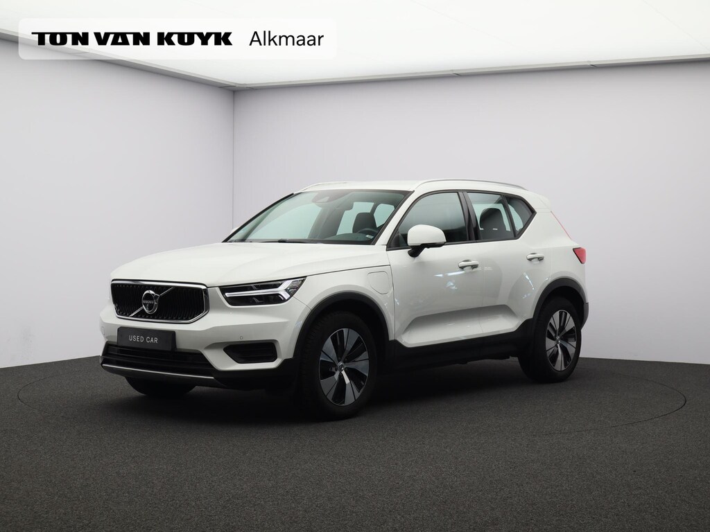 Volvo XC40 T5 Twin Engine Momentum Pro / Trekhaak / 360 camera / Elektr. bed. achterklep