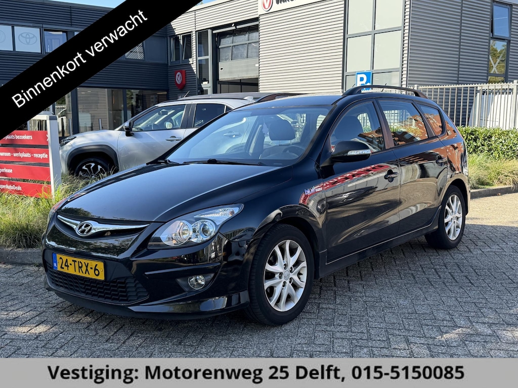 Hyundai i30 CW 1.6i i-Motion | Parkeersensoren Achter | Airco | Cruise control |