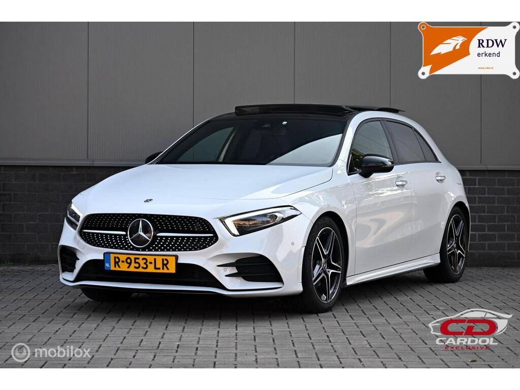 Mercedes-Benz A-klasse 180 AMG-Line| PANO| NIGHT| M-BUX| 1e Eignr