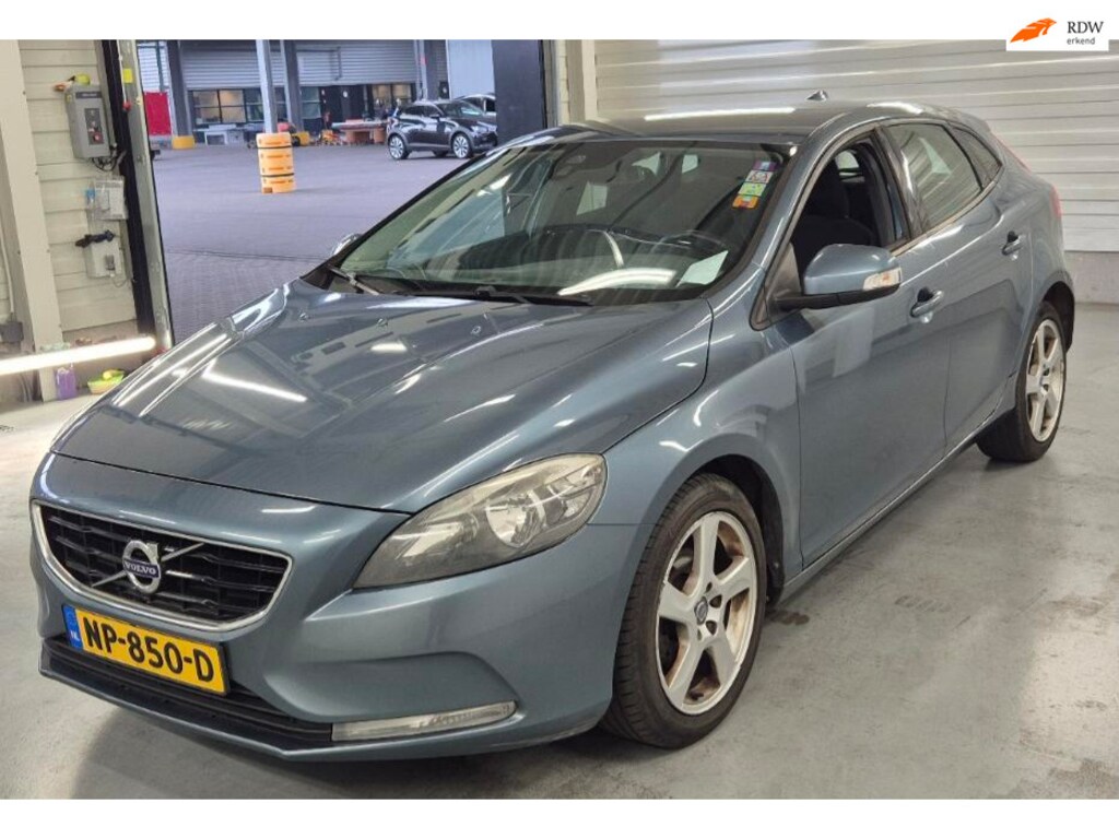 Volvo V40 1.6 D2 Kinetic NAVI PSENSOR CRUISE TREKHAAK 2 X SLEUTELS