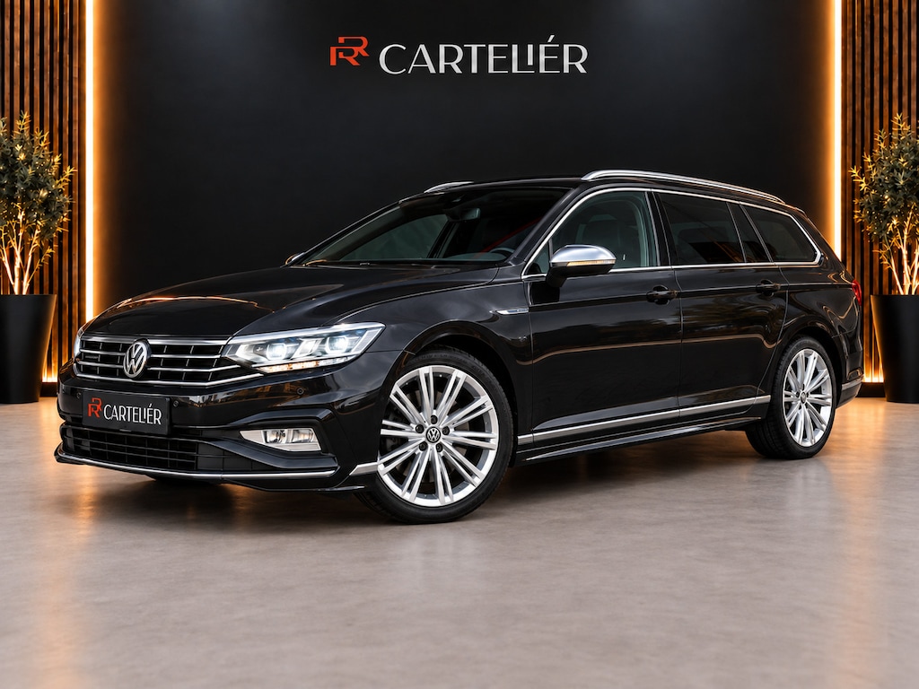 Volkswagen Passat Variant 1.5 TSI R-Line 150PK | Digital Dash | IQ Drive | Trekhaak | Carplay | Stoelverwarming | Adaptive Cruise | Stoelmassage | Font & Lane Assist | Automaat | Camera | Draadloze Telefoonlader | Half Leder - Alcantara | F1 Flippers