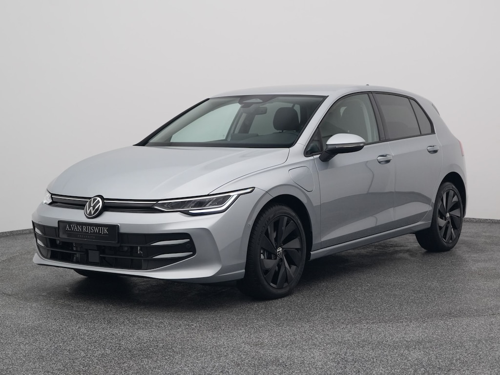 Volkswagen Golf 1.5 eHybrid Life Edition | CAMERA | ADAPTIVE | STOEL- EN STUURVERW.