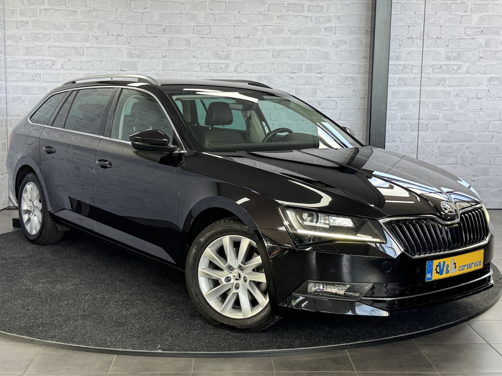 Skoda Superb Combi 1.4 TSI ACT Sportline Business ACC Keyless CarPlay