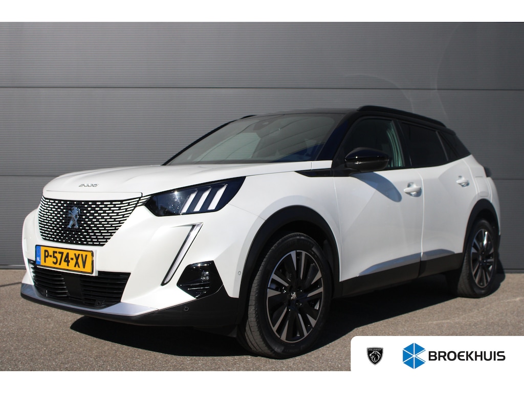 Peugeot e-2008 EV GT Pack 50 kWh | Fase 3 laden | SOH 92% | Navigatie | Camera | 18 Inch lichtmetaal | Alcantara | Full LED | 62.000km |