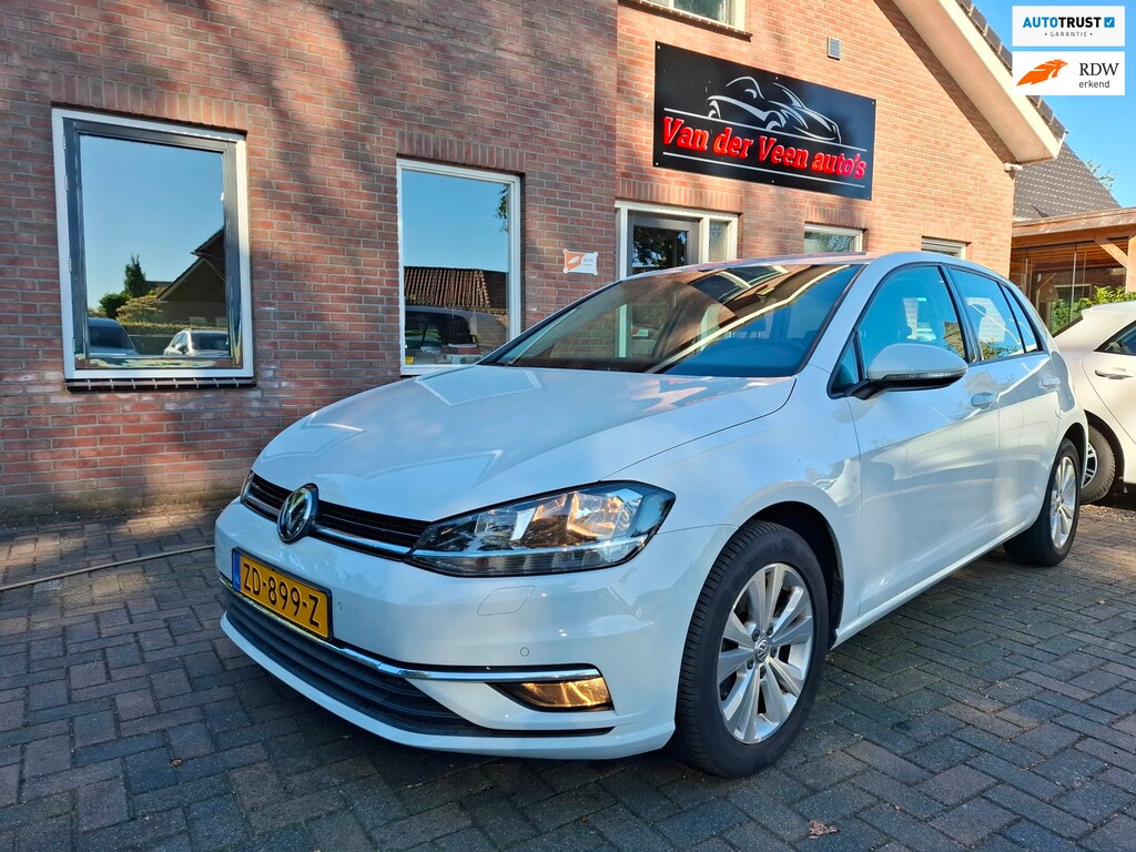 Volkswagen Golf 1.0 TSI Comfortline. O.a. camera, stoelverw, adap. cruise, navi, carplay, pdc, etc. Prijs inclusief garantie!