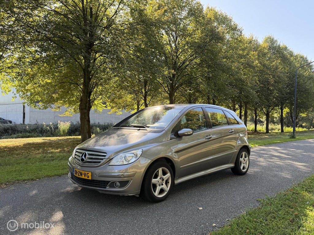 Mercedes-Benz B-klasse 200*AUTOMAAT*PARKEERSENSOREN*NAVIGATIE