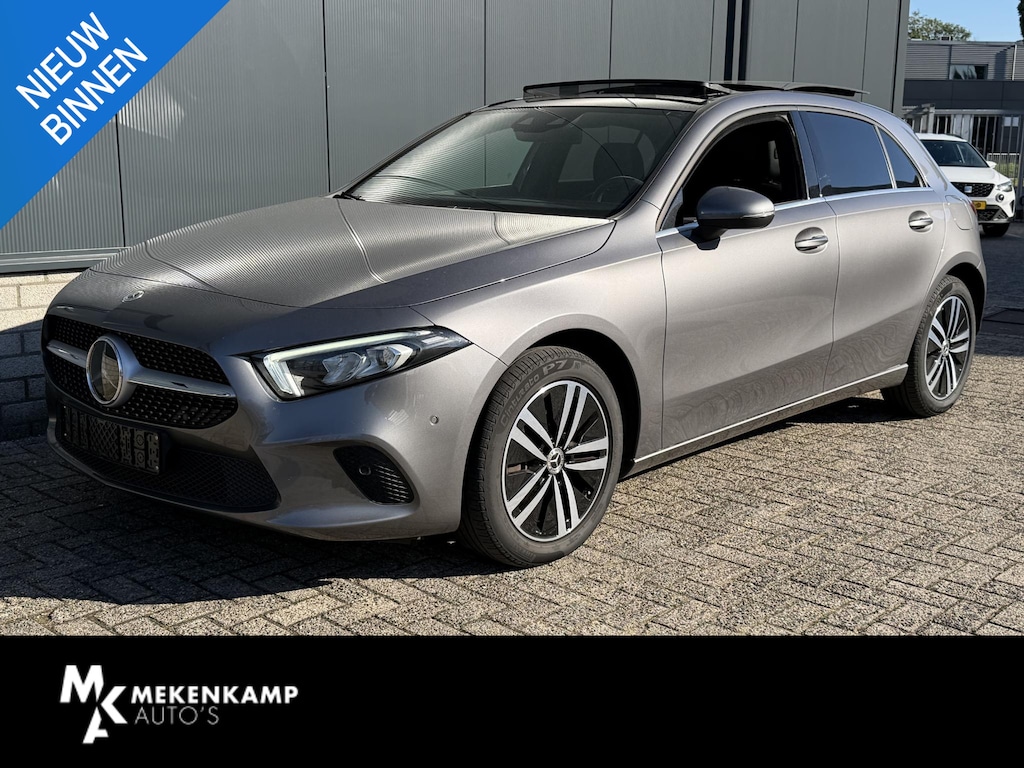 Mercedes-Benz A-klasse 250 e Business Line 17"/Panoramadak/Adaptieve cruise/Dodehoek/Stoelverwarming/LED/PDC v+a/Apple Carplay & Android Auto