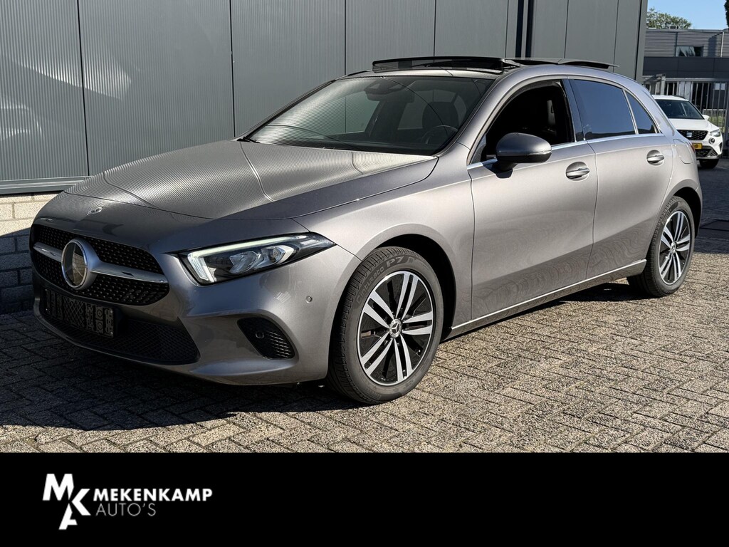 Mercedes-Benz A-klasse 250 e Business Line 17"/Panoramadak/Adaptieve cruise/Dodehoek/Stoelverwarming/LED/PDC v+a/Apple Carplay & Android Auto