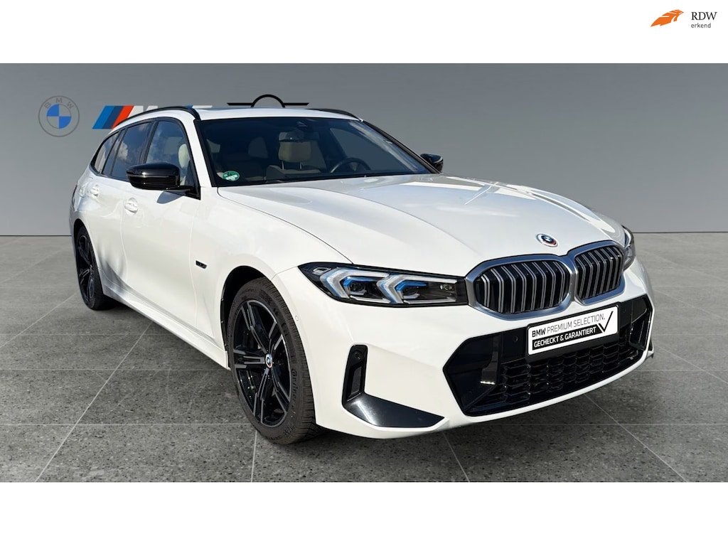 BMW 3-Serie 330e M-Sport Touring VOL MET OPTIES