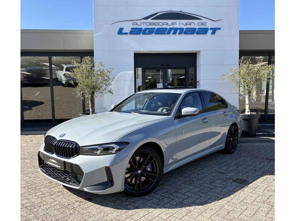 BMW 3-Serie 330e M-Sport Pro | Pano | HUD | H&K | 19 inch |
