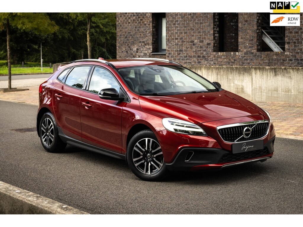 Volvo V40 Cross Country 2.0 T3 Momentum (150pk) LED Standkachel Flamenco