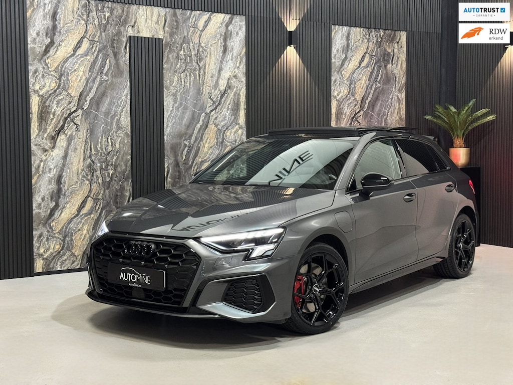 Audi A3 Sportback 45 TFSI e 3x S-line Competition|PANO|MATRIX|SFEER|CAMERA|KEYLESS