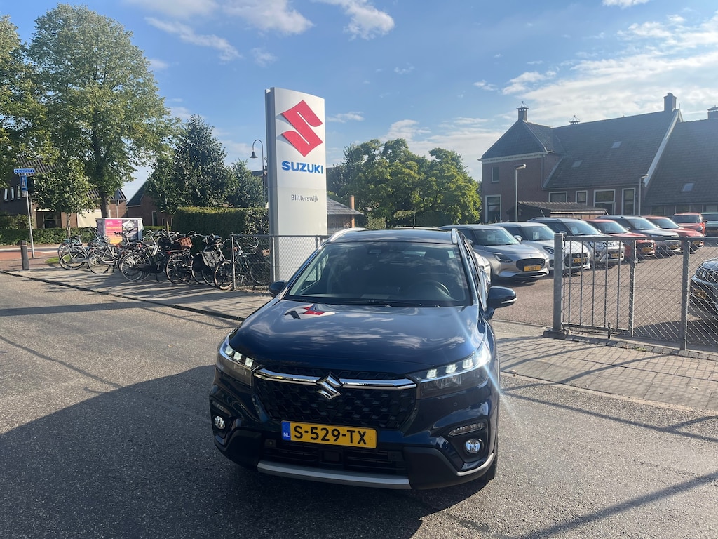 Suzuki S-Cross 1.4 Boosterjet Select // Blue Pearl Metallic // 1500 trekgewicht // Nieuwstaat // Snel te rijden // Rijklaarprijs!