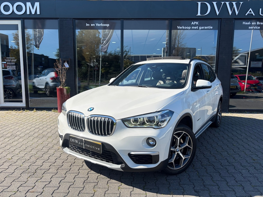 BMW X1 SDrive20i Centennial High Executive, Panorama dak