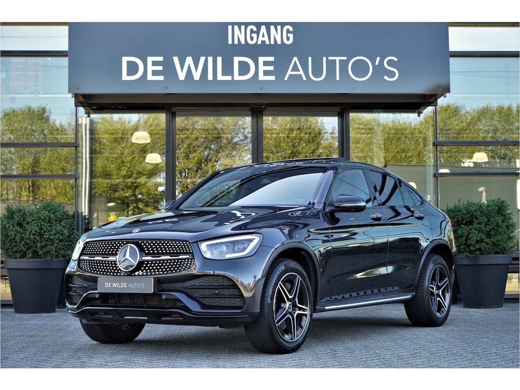 Mercedes-Benz GLC Coupe 300e 4MATIC AMG Schuifdak Burmester Keyless Dubbelglas Sfeerverlichting Camera