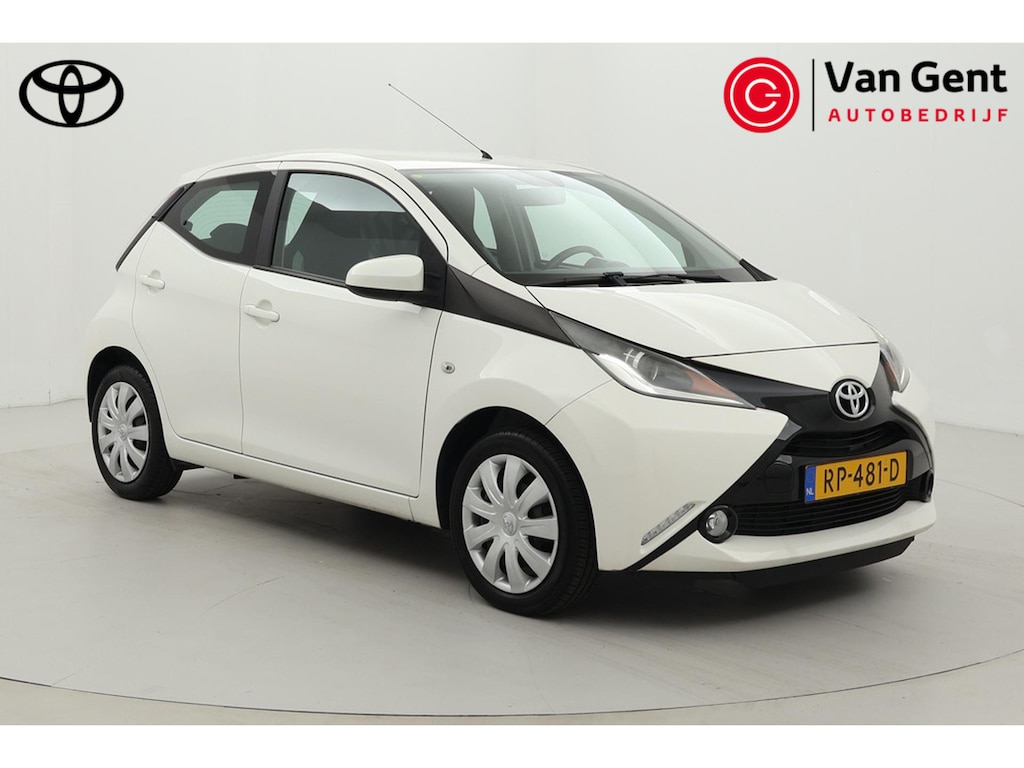 Toyota Aygo 1.0 VVT-i x-play Automaat | Origineel NL | Navigatie | Airco | Camera | Bluetooth