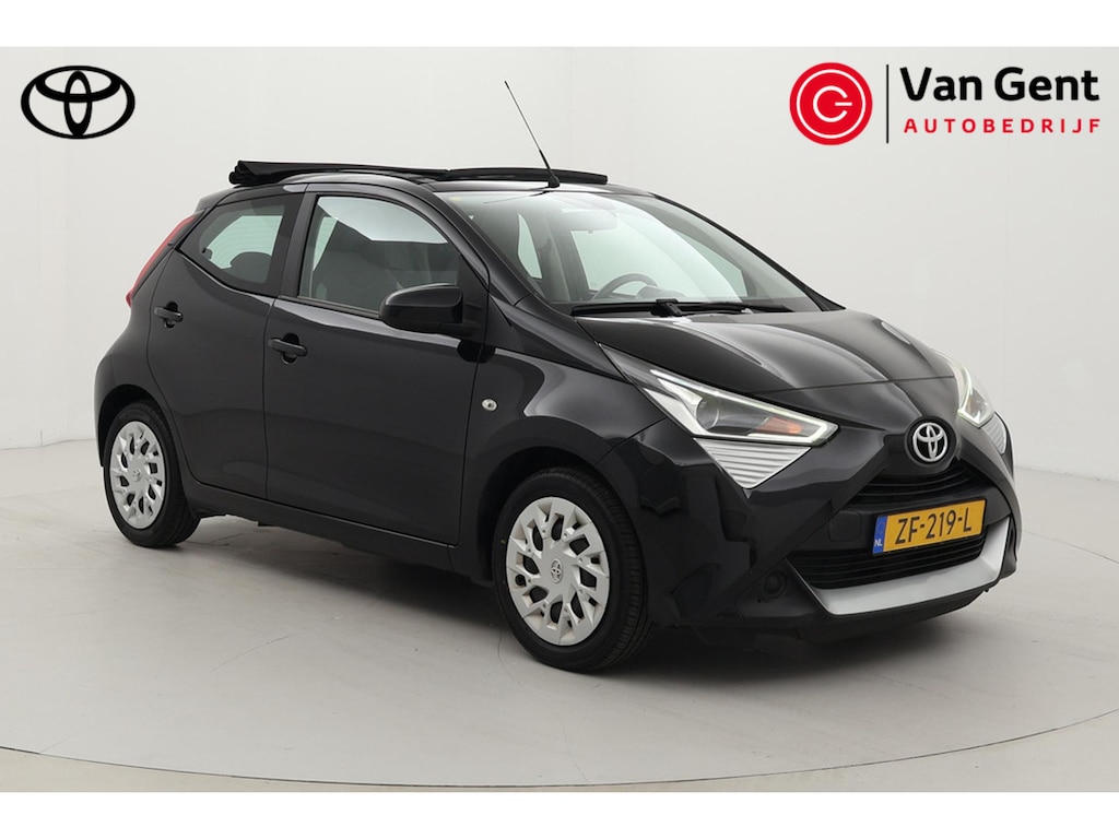 Toyota Aygo 1.0 VVT-i x-play | Elektrisch vouwdak | Fietsensteun | Apple Carplay / Android Auto | Airco | Camera | DAB | Bluetooth