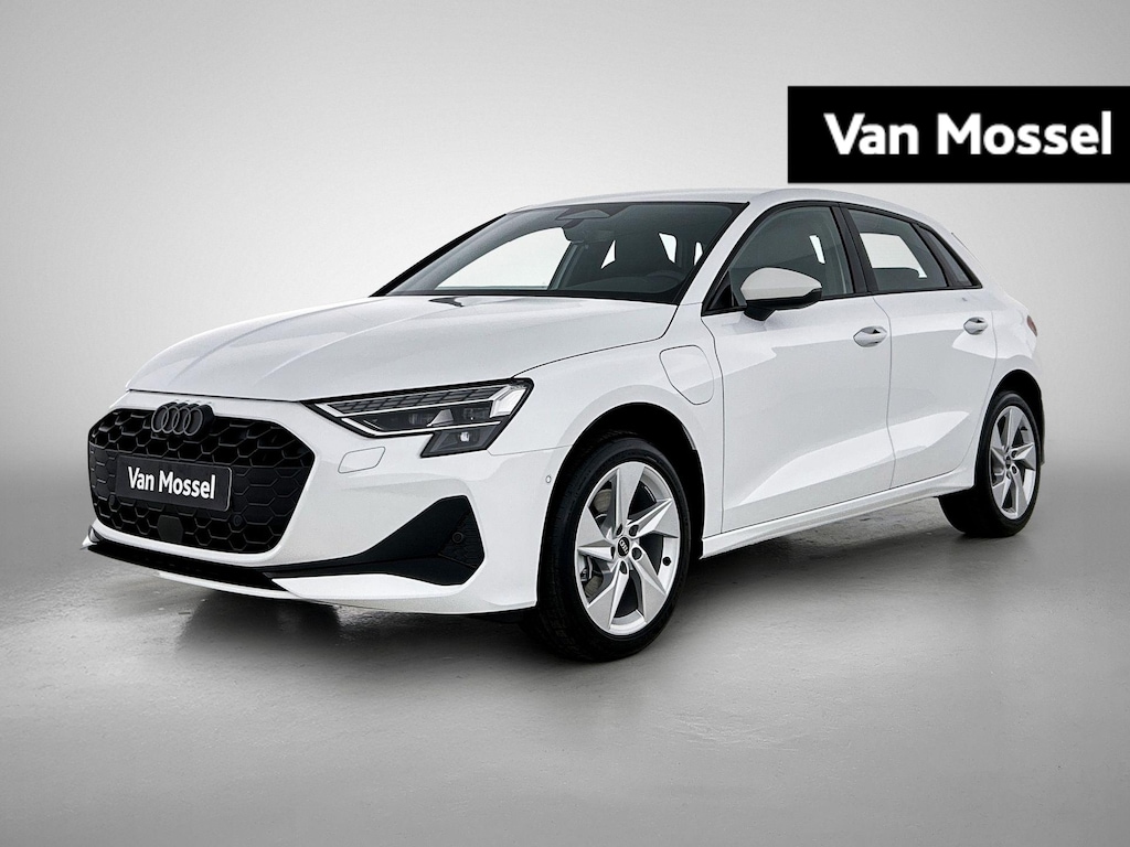 Audi A3 Sportback 40 TFSI e Hybrid Advanced Edition | Automaat | Sportstoelen | Stoelverwarming | Apple Carplay | Android Auto | Optiek Zwart |