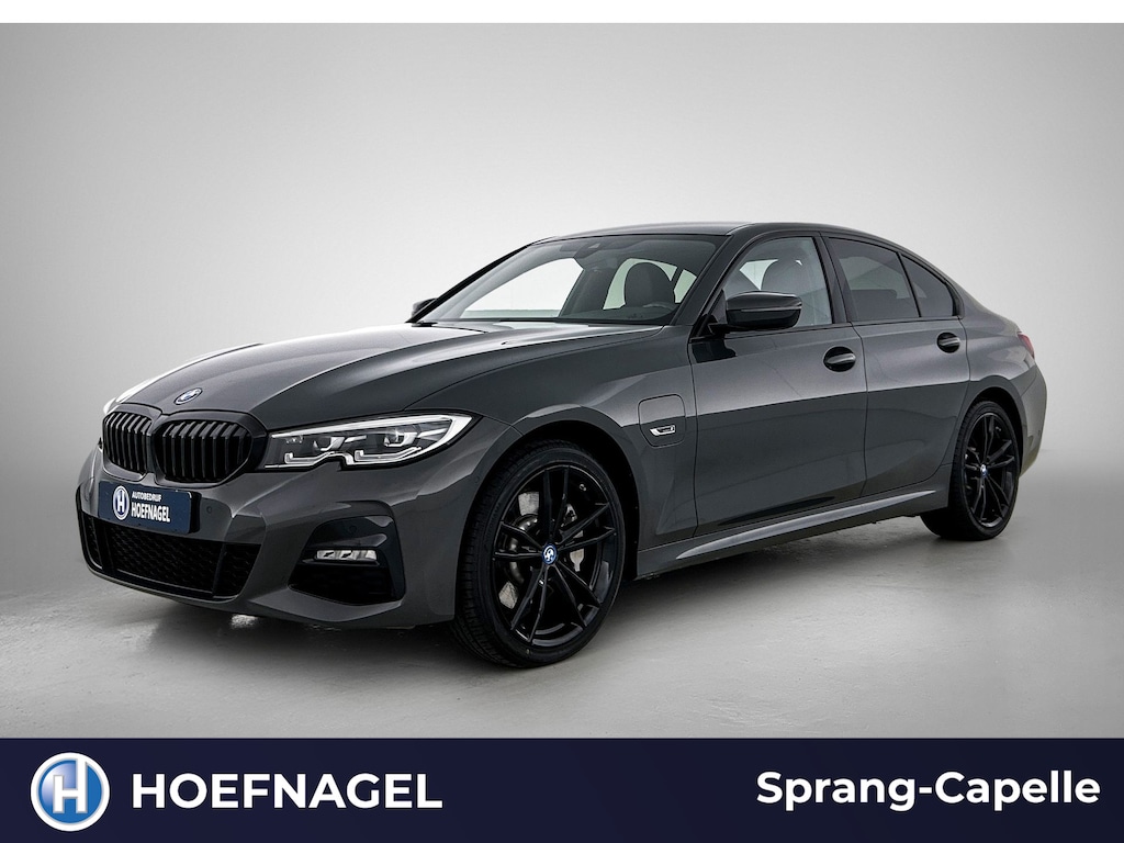 BMW 3-Serie 330e xDrive | Dravit Grau | Camera | Stoelverwarming | Memory Stoelen |