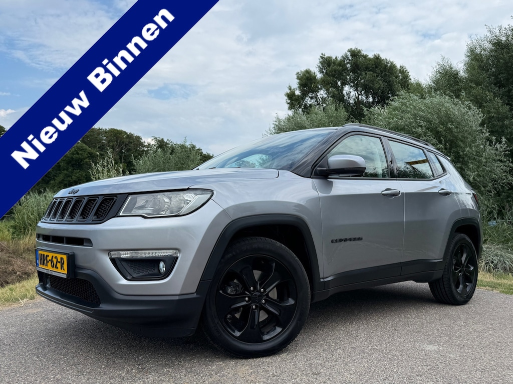 Jeep Compass 1.4 MultiAir Night Eagle | Camera | Apple CarPlay/Android Auto | Navi | Stuur-/Stoelverwarming | 17" Velgen | Clima |