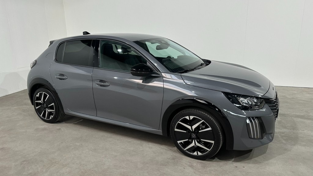 Peugeot 208 Style.101 PK, GT Look, Camera,17 inch,Carplay,PDC voor en achter,