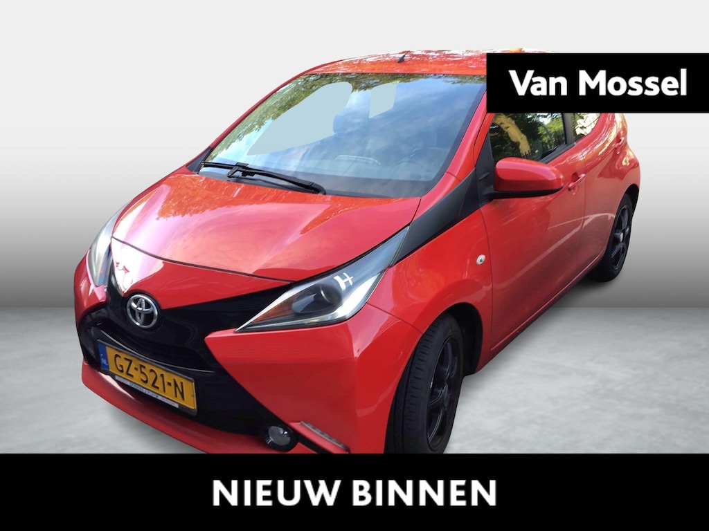 Toyota Aygo 1.0 VVT-i x-play | NIEUW BINNEN |