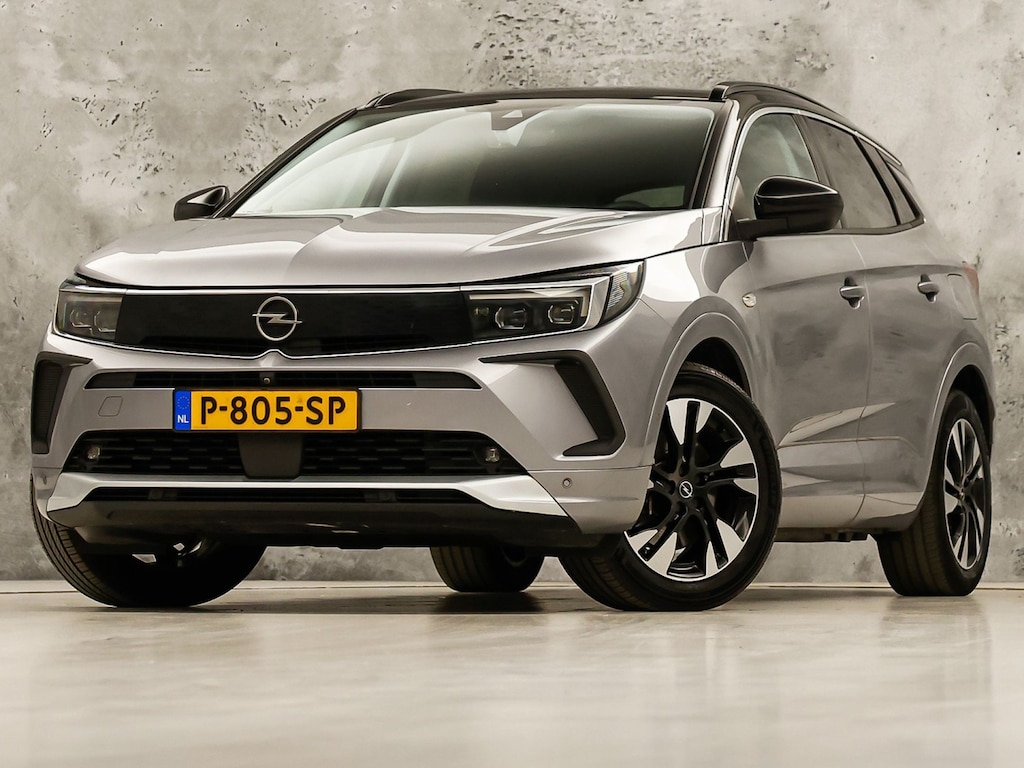 Opel Grandland 1.6 Turbo Plug-In Hybrid 4x4 Ultimate 224Pk Automaat (NAP, VIRTUAL COCKPIT, SOH 96,6%, APPLE CARPLAY, GROOT NAVI, KEYLESS, SPORTSTOELEN, GETINT GLAS, ADAPTIVE CRUISE, NIEUWSTAAT)
