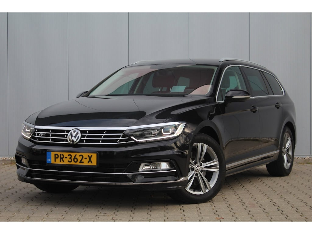 Volkswagen Passat Variant 1.4 TSI Highline Business R | Digital cockpit | Head up | ACC | Trekhaak | Stoelverwarming | Navigatie |