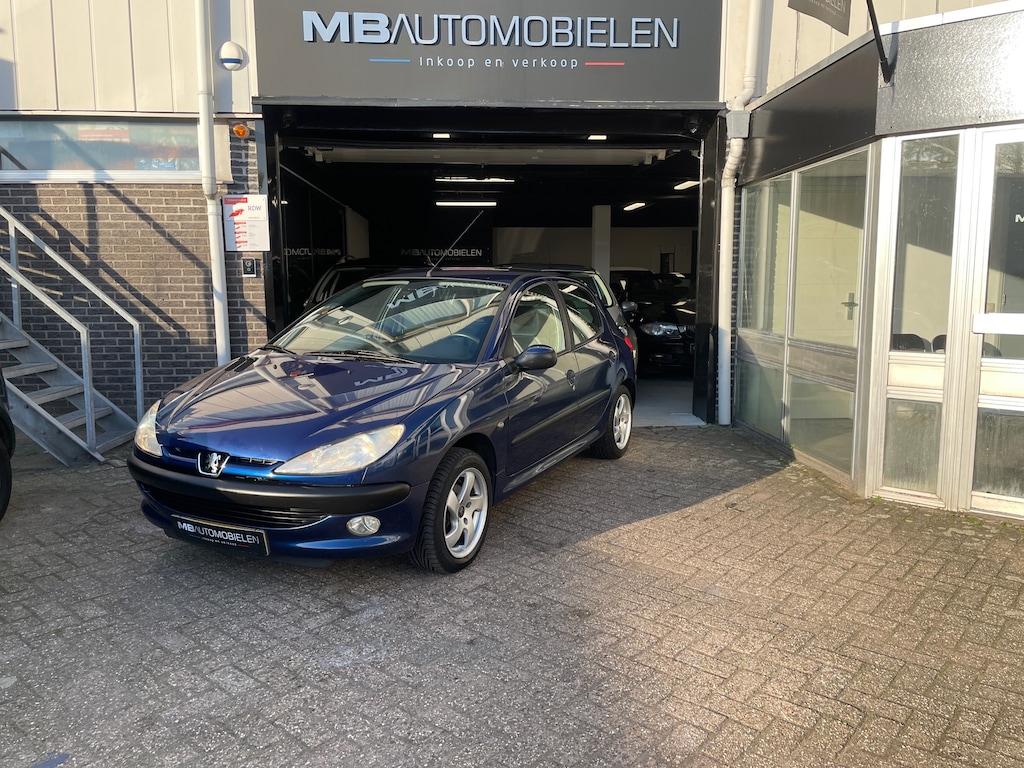 Peugeot 206 1.4 Gentry/5 DRS/Automaat/1e Eigenaar/87DKM/Nap/APK/Airco!