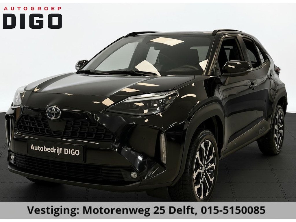 Toyota Yaris Cross 1.5 HYBRID DYNAMIC LUXURY BLACKSTYLE GARANTIE2035! NAVIGATIE . STUUR EN STOEL VERWARMING . PARKEERSENSOREN VOOR & ACHTER  .