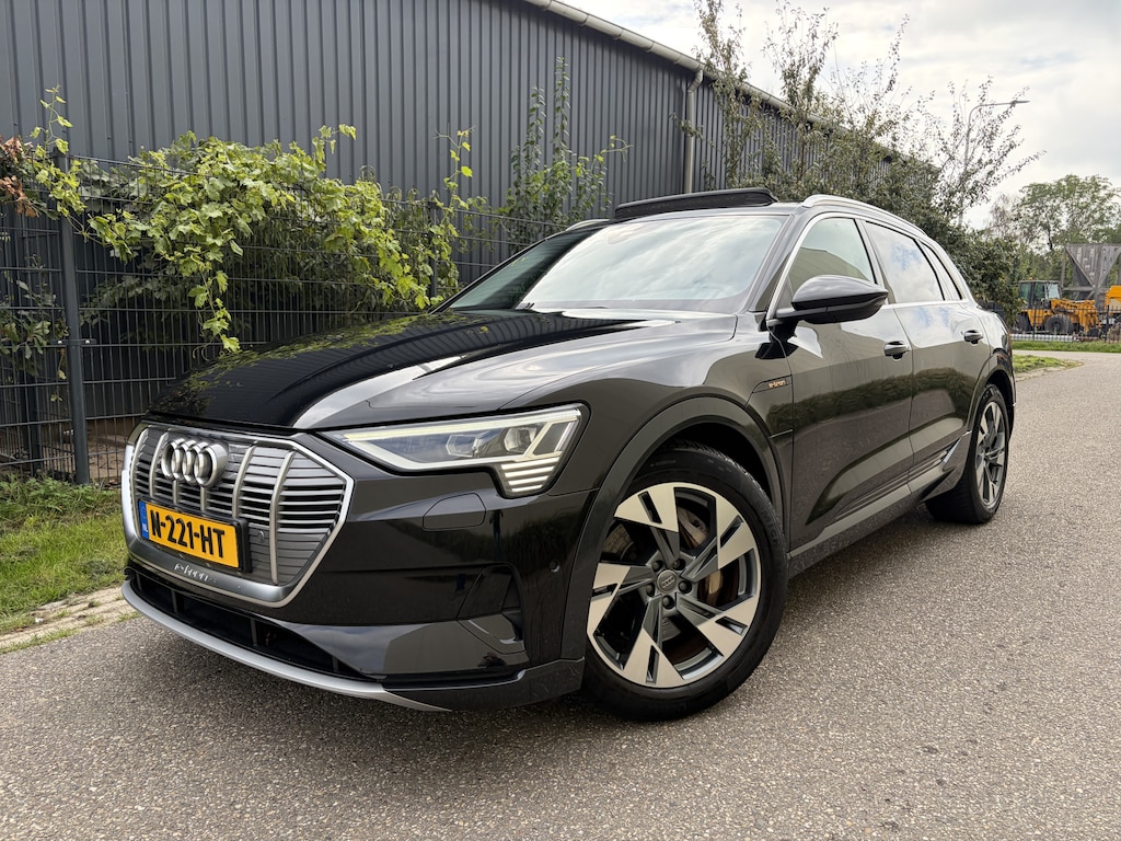Audi E-tron 50 quattro Business edition Plus 71 kWh / AUTOMAAT / PANORMADAK / TREKHAAK / NAVI / MEMORY / 88dkm!