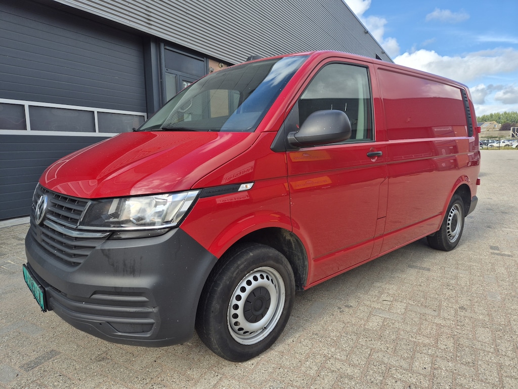 Volkswagen Transporter 2.0 TDI 4Motion SPER|LOCK camera zeer mooie bus 2500kg trekhaak DAB APPLE