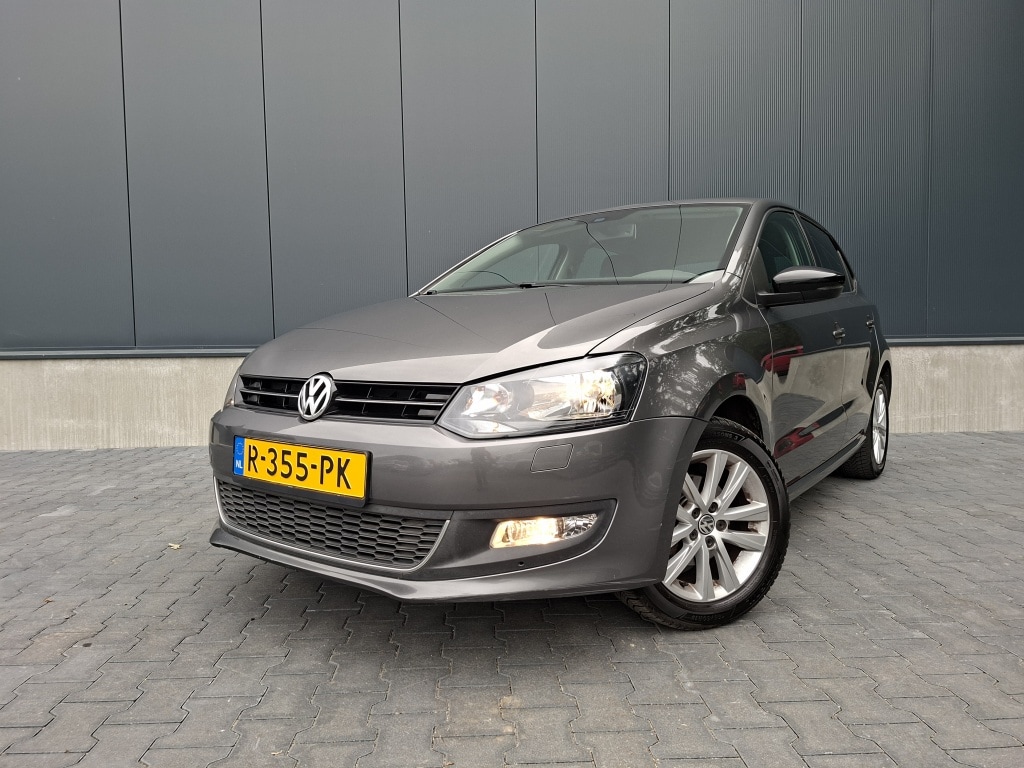 Volkswagen Polo 1.2 Style | Airco | All seasonband | 5 deurs | Parkeersensoren |