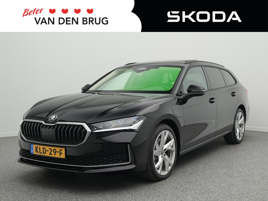 Skoda Superb Combi 1.5 TSI 204pk PHEV Business Edition | Trekhaak | Panoramadak | Massage | Dynamic chassis | Verwarmbaar voorruit |