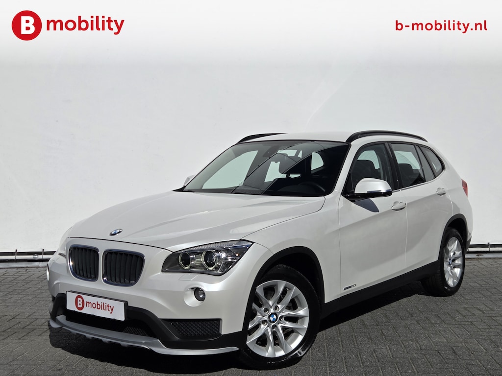 BMW X1 sDrive20i Executive Automaat 'mineral-weiss' Trekhaak 1800kg | Xenon | Navigatie | Cruise Control | NL Auto!