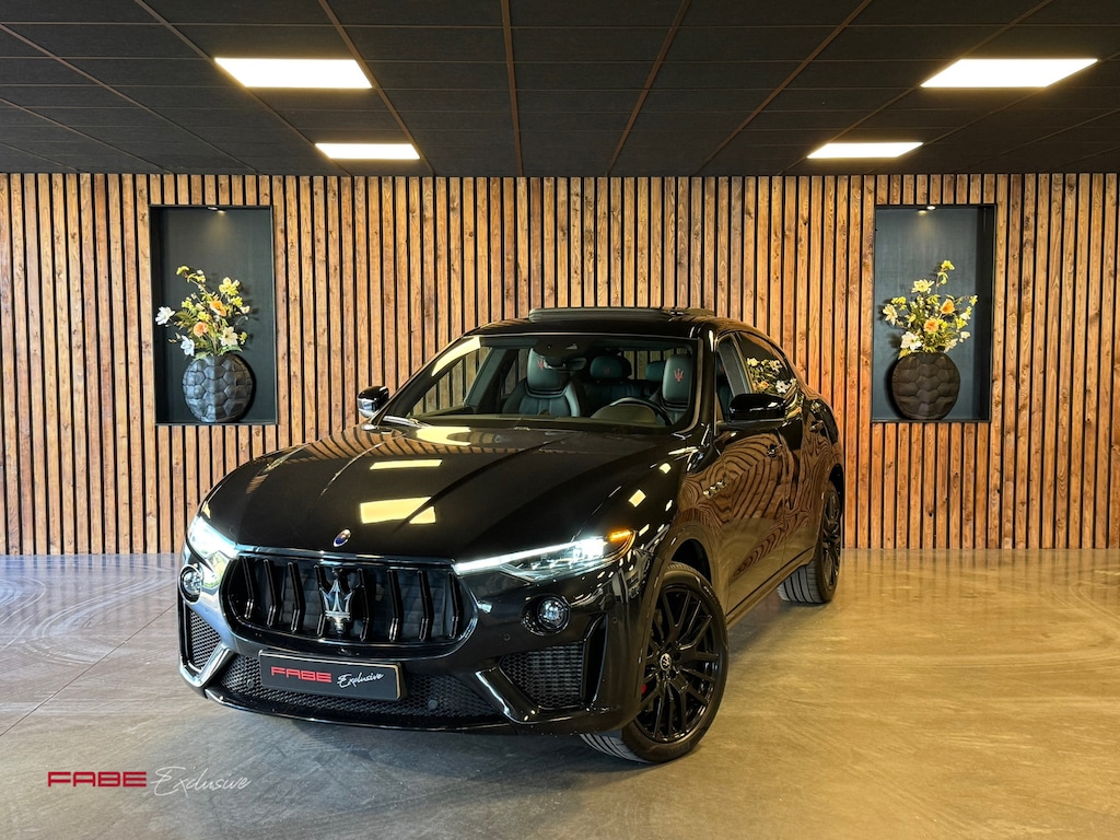 Maserati Levante 3.8 V8 GTS / Softclose / H/K / Carbon / Pano / 360 Camera / Memory / Stuurverwarming / Stoelventilatie