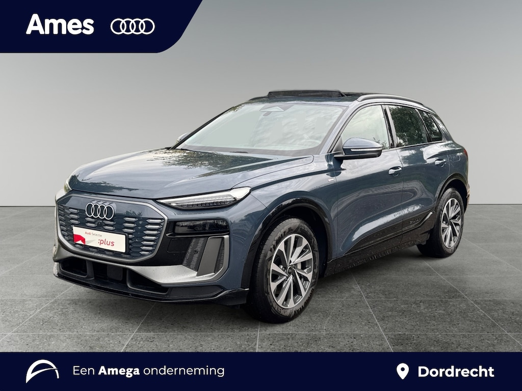 Audi Q6 e-tron S edition performance 100 kWh 306pk Trekhaak, mechanisch draaibaar | Glazen panoramadak | Head-up display