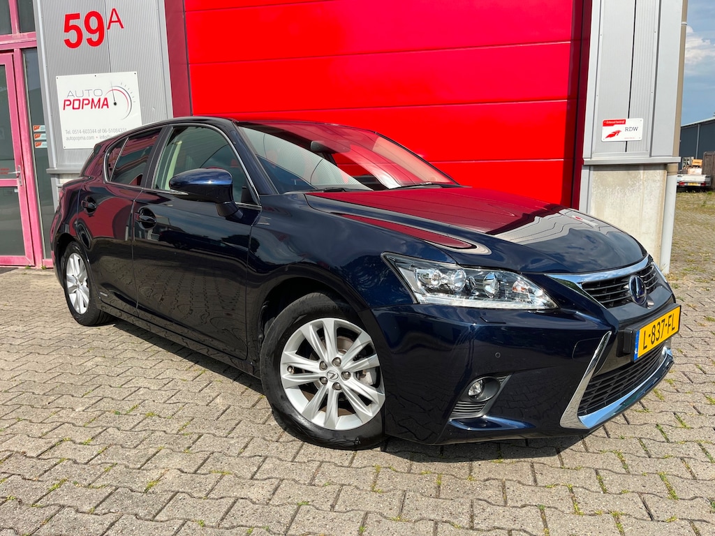 Lexus CT 200h Luxury Line / Leder / Elektr. memo stoel / Mark Levinson geluid / Keyless / Led / PDC 8 x / Navi / Volledig onderh.