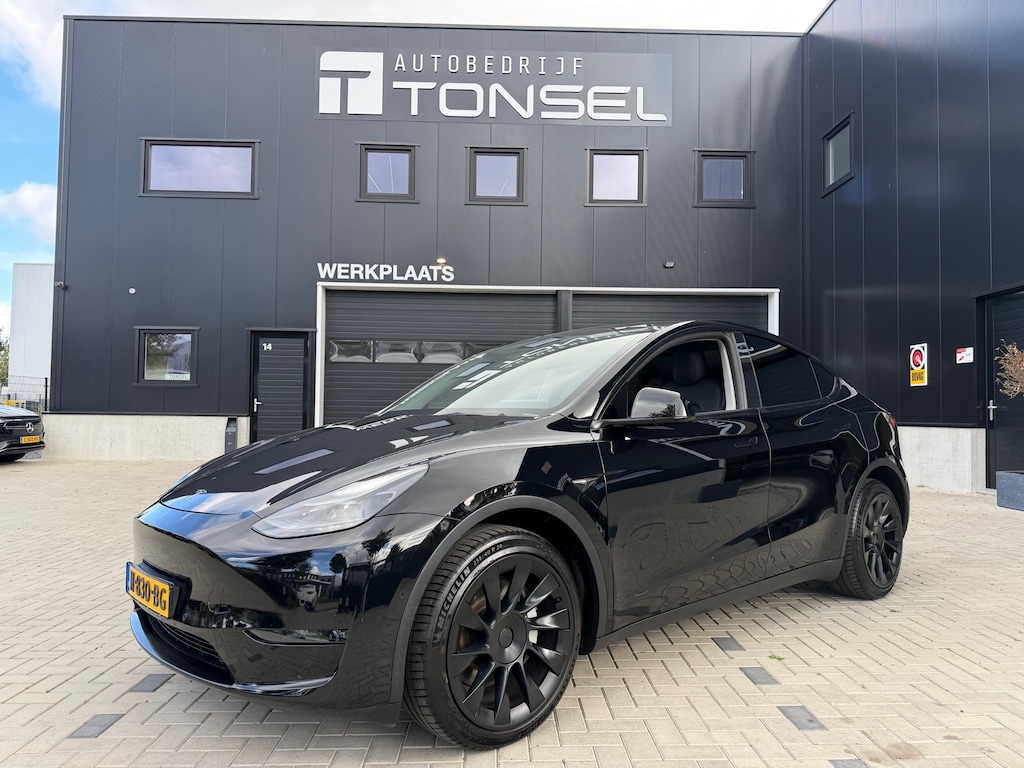 Tesla Model Y Long Range AWD Dual Motor 75 kWh / AutoPilot