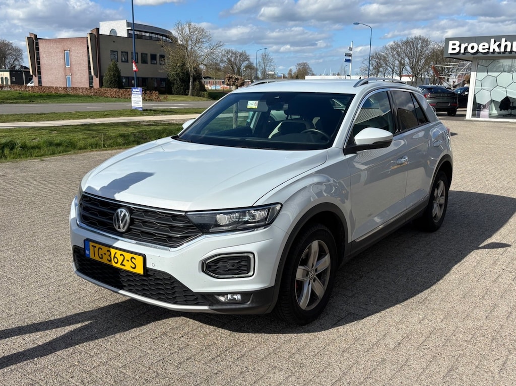 Volkswagen T-Roc 1.5 TSI 150 pk Sport | Trekhaak | Climatronic | Parkeersensoren | Ledkoplampen |