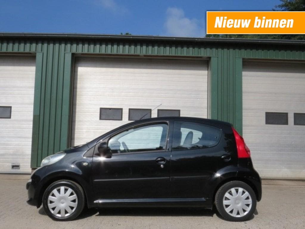 Peugeot 107 1.0-12V XR