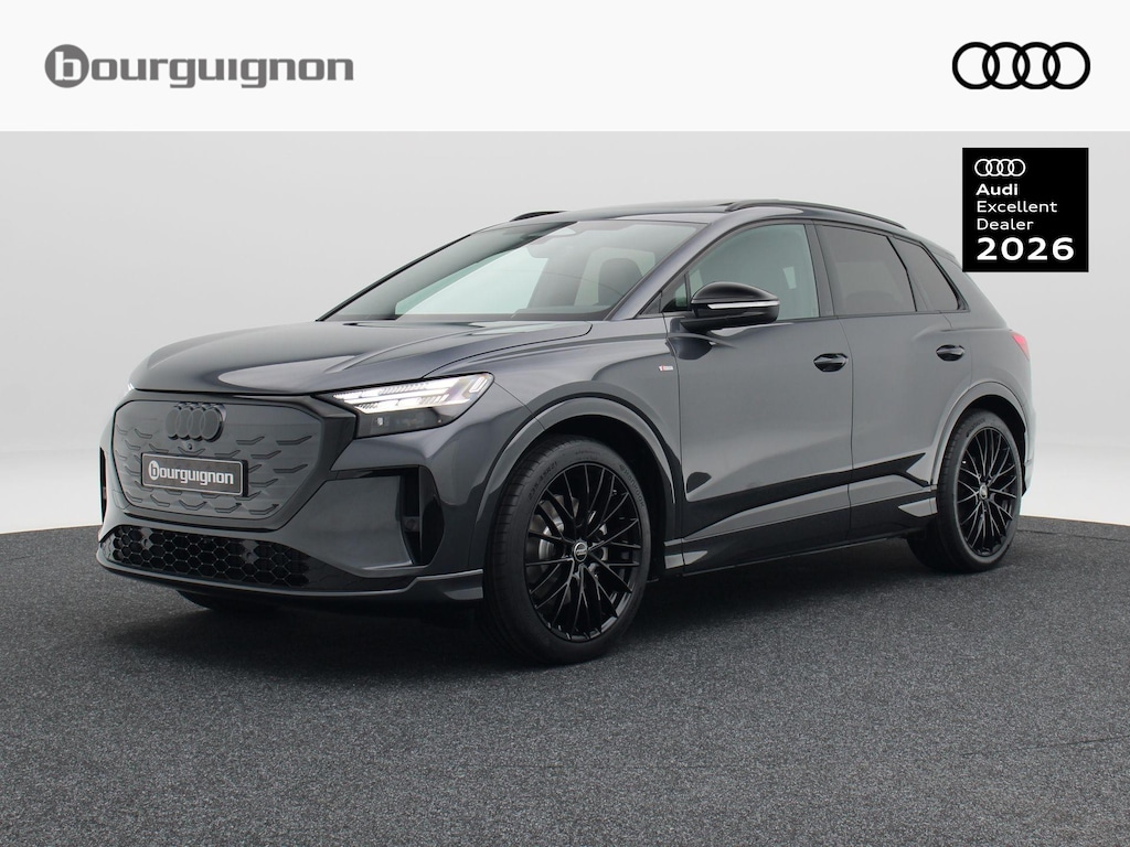 Audi Q4 e-tron S edition 45 | 82 kWh | 286 PK | 21 inch velgen | Privacyglas | Trekhaak | Panoramadak | Zwart optiek |