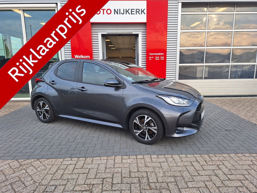 Toyota Yaris 1.5 Hybrid Dynamic Limited met stoel- en stuurverwarming
