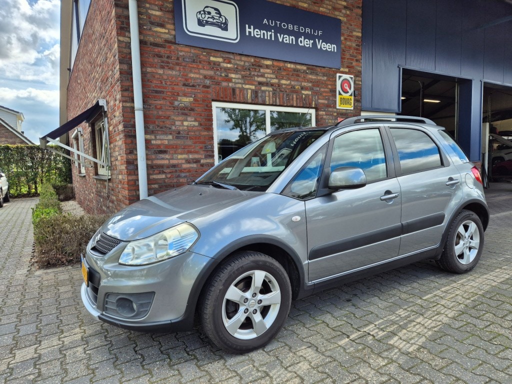 Suzuki SX4 1.6 EXCLUSIVE, Trekhaak, Stoelverwarming, Keyless, ALL IN prijs!