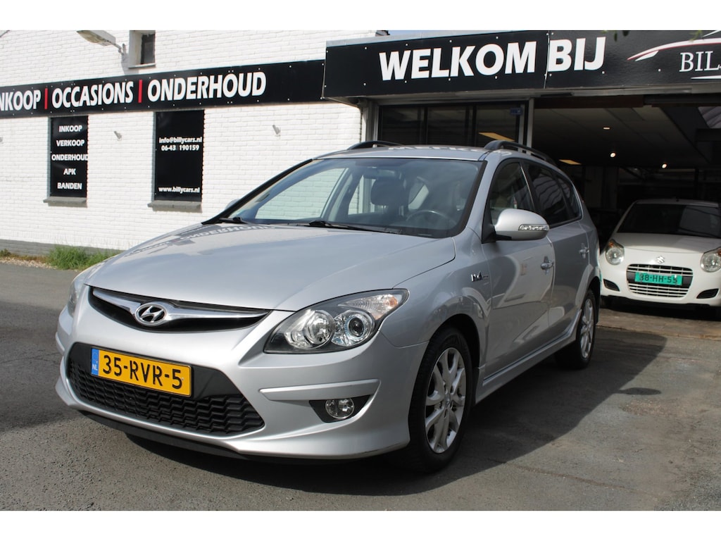 Hyundai i30 CW 1.6i i-Motion / Airco / Parkeersensoren / Elektrische ramen