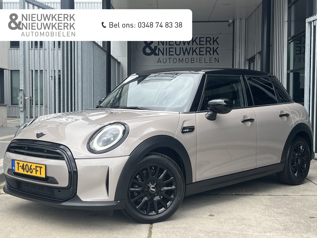 MINI Cooper 5-Deurs 1.5 Camden Edition | AUTOMAAT | CAMERA | CARPLAY | NAVI | CRUISE CONTROL | STOEL/STUURVERWARMING | PDC | CLIMATE CONTROL | LMV 16'' | KEYLESS | LED | DAB | BLUETOOTH