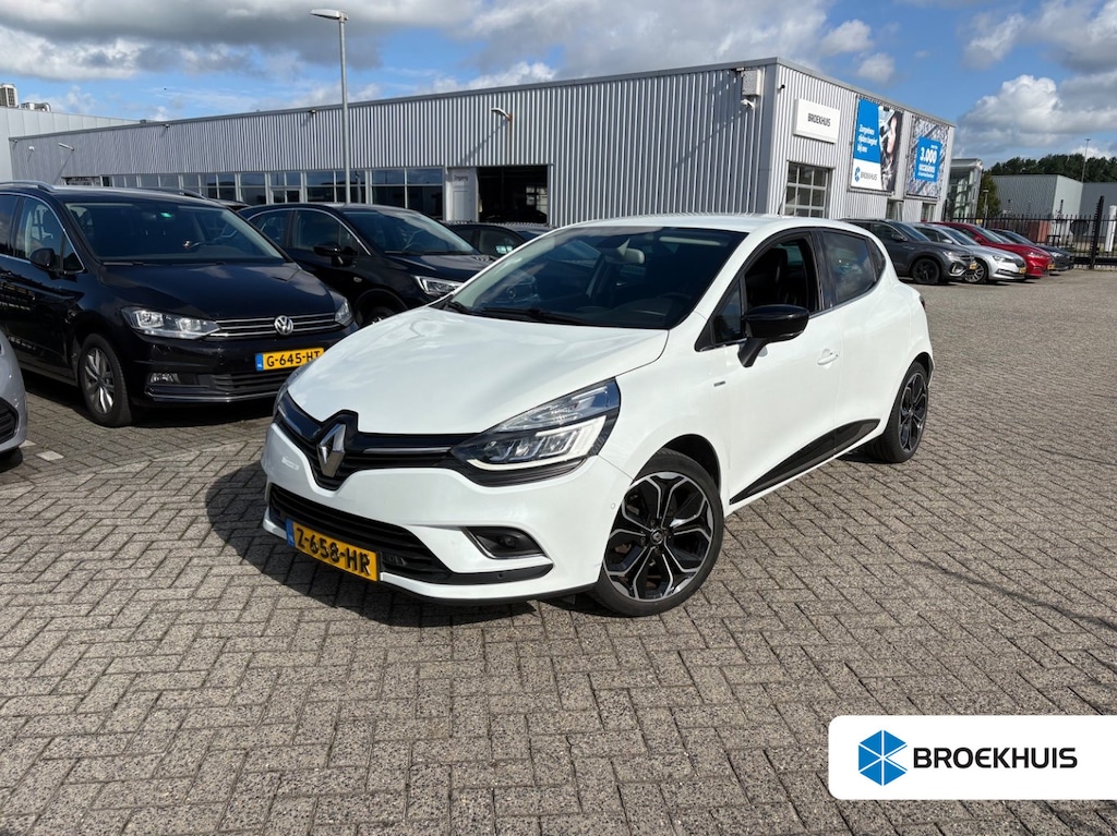 Renault Clio 0.9 TCe Bose l Stoelverwarming l Camera l Parkeersensoren l Navigatie l Half Leder l Bose Audio l 17" l