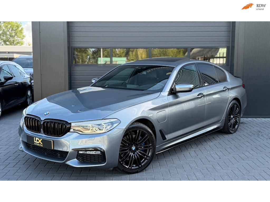 BMW 5-Serie 530e iPerformance High Executive M Pakket |Sportuitlaat|Dak|Camera