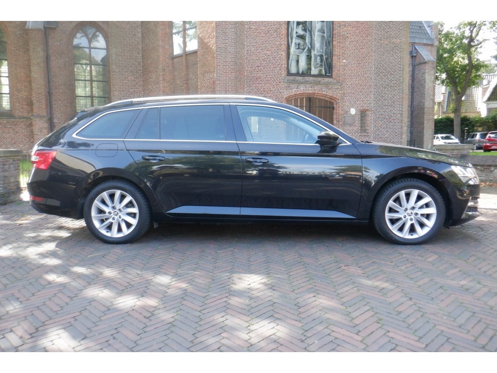 Skoda Superb Combi 1.4 TSI PHEV( SOH 93.4%) TREKHAAK-BOVAG